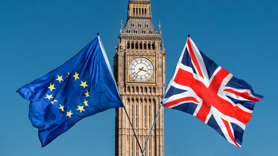 ΕΕ: Προτείνει διαπραγμάτευση με τη Βρετανία για διευκόλυνση της κινητικότητας