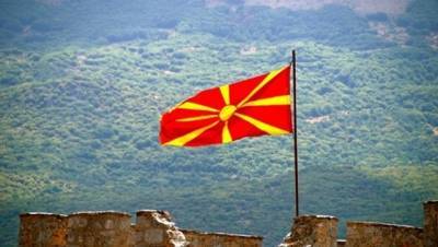 Ψηφοφορία στα Σκόπια: Συνεχίζεται το θρίλερ, ψάχνει «αντάρτες» ο Ζάεφ