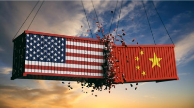 Κίνα: Οι ΗΠΑ πολιτικοποιούν και εργαλειοποιούν οικονομικά και εμπορικά θέματα